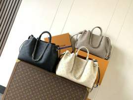 Picture of Louis Vuitton Handbags _SKUfw240693939fw